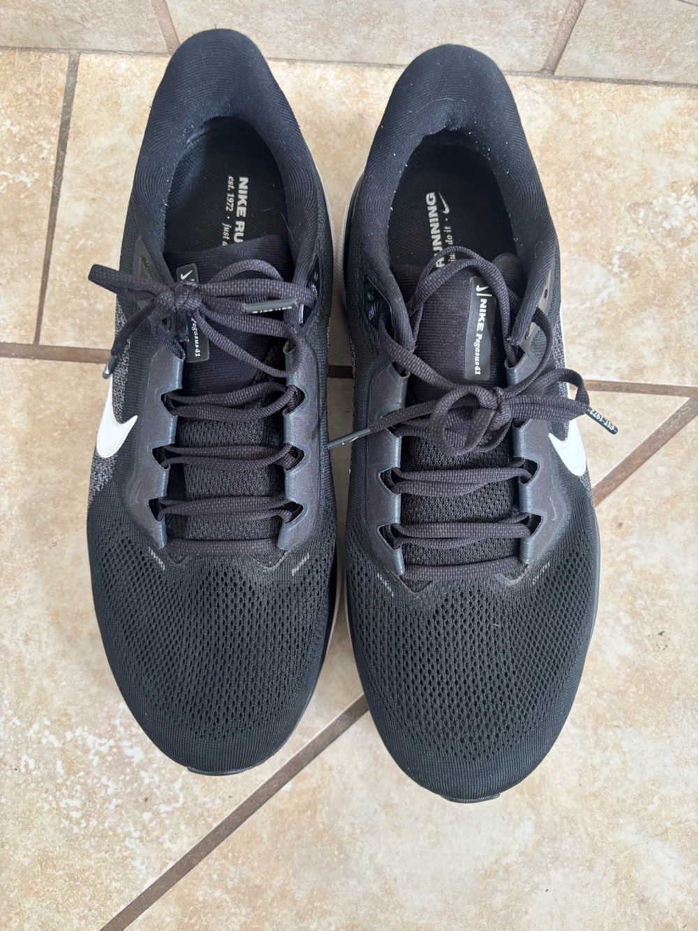 Nike Men's Running Shoes - Black with White Swoosh